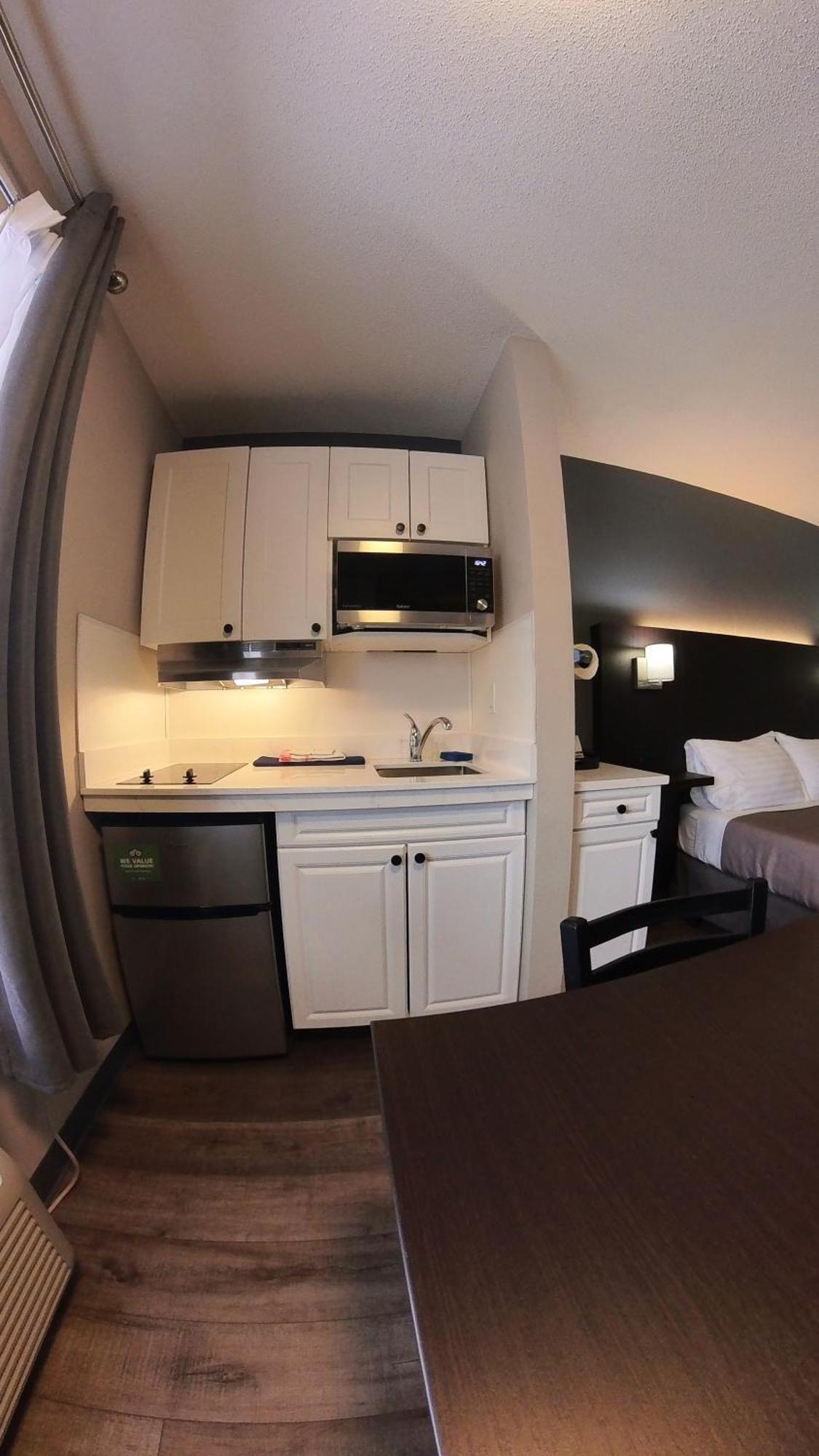 Moonlight Inn And Suites Sudbury Kültér fotó