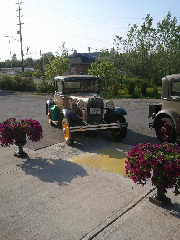 Moonlight Inn And Suites Sudbury Kültér fotó