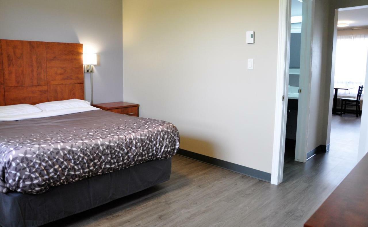 Moonlight Inn And Suites Sudbury Kültér fotó